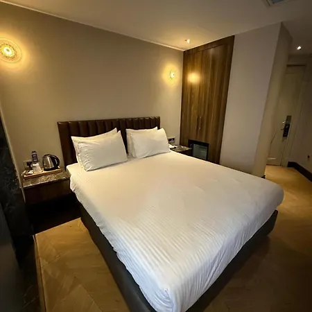 Faros Old - Special Category Hotell
