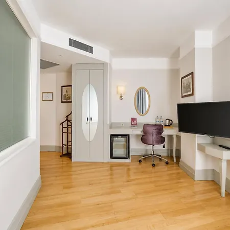 Faros Old - Special Category Hotel